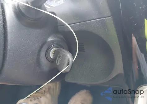 2017 Toyota Corolla Le из США, поврежденный, VIN 5YFBURHE1HP736920